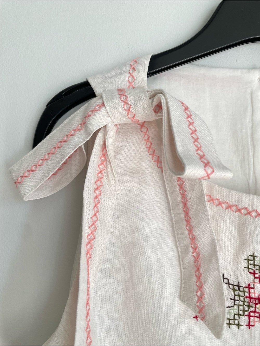 NWT CAMILA COELHO Embroidered White Two-Piece Set with Floral Motif - Picture 3 of 16